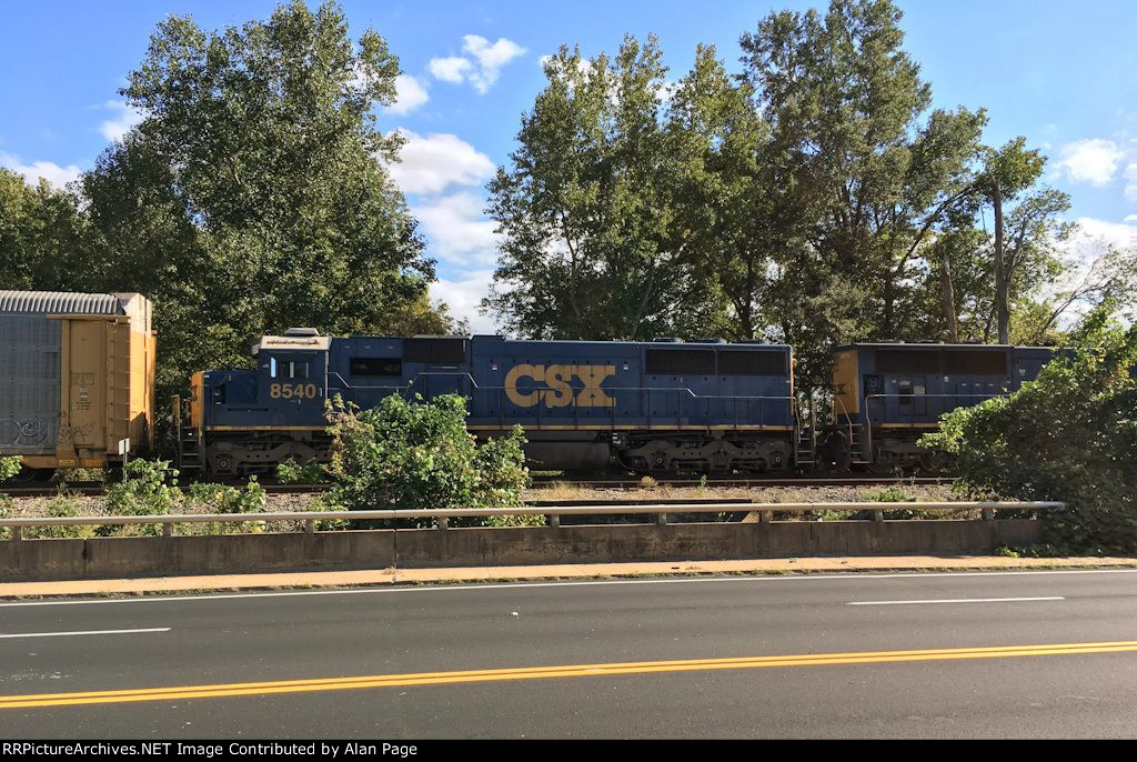 CSX 8540 runs third